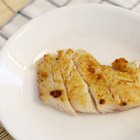 Grilling fish with salt of the horse mackerel