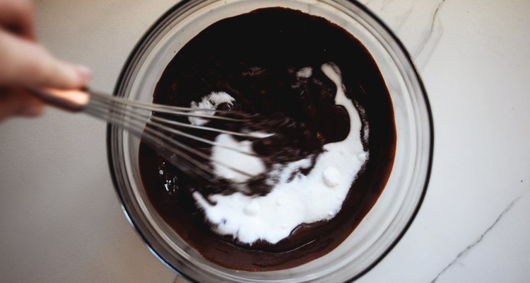 Add in the sugar and whisk until combine.
