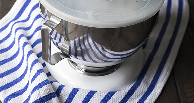 The Best Cake and Cupcake Tools and Equipment You Need | eHow