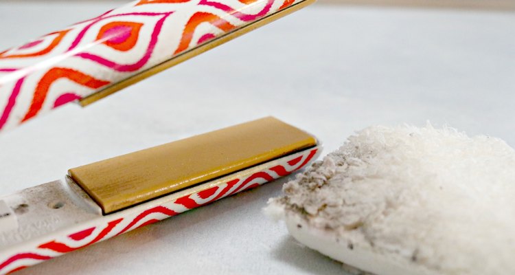 easy way to clean curling irons and flat irons