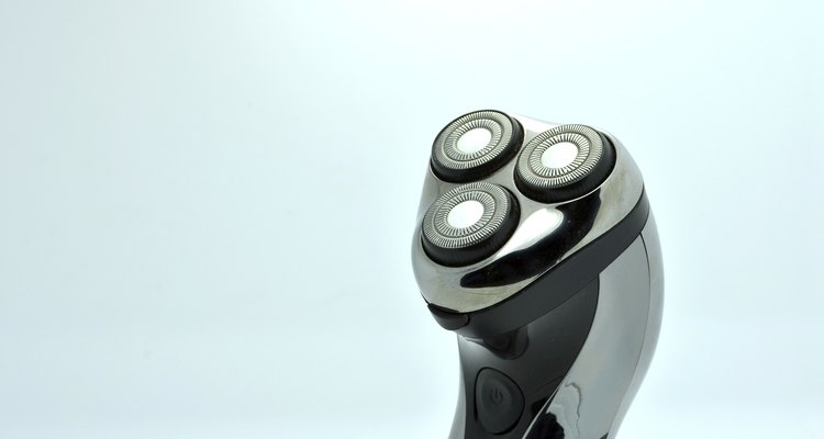 Nose hair trimmer and shaver