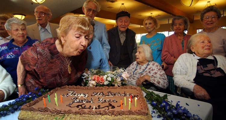 90 Year-Olds Celebrate Jewish Home's 90th Birthday