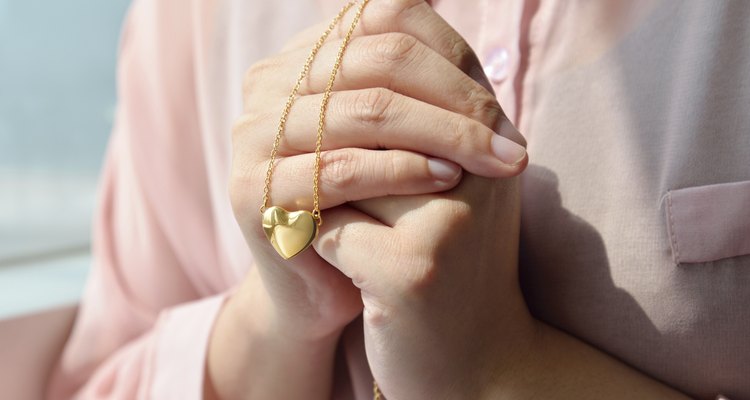 Golden heart with necklace chain