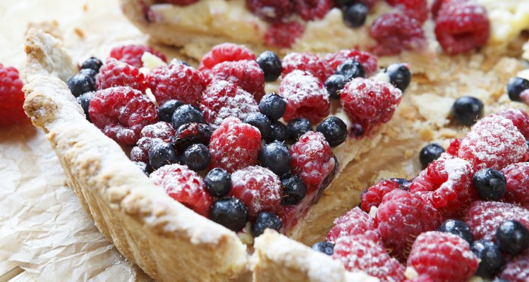 summer berry tart with custard cream